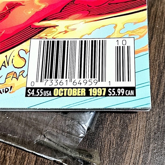 October 1997  Wizard Comic Guide Magazine - Picture 2 of 3